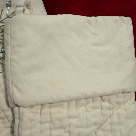 Pottery Barn Ivory Channel Quilted Lined Holiday Stockings Crystal Snowflakes x2 - Picture 13 of 16